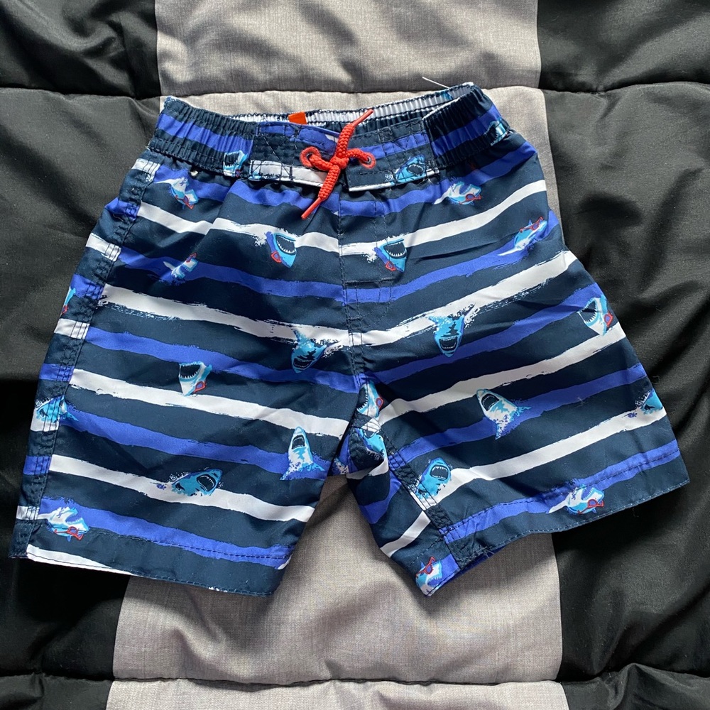 🦞 3/ $10 🦞 Boys blue shark swim shorts 🩳 NWT